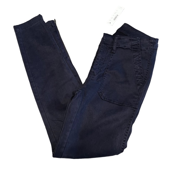 NWT J. Crew dark plum skinny zippered jean. Size: 25 - Picture 3 of 6